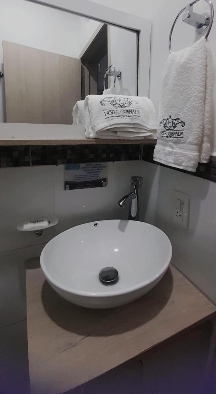 Hotel Granada Loft Cali Dış mekan fotoğraf